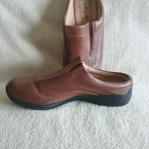 Softspots Shoes - WW size clogs Softspots Shoes - WW size clogs